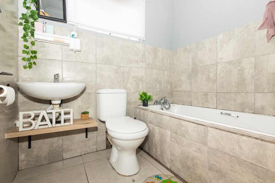 3 Bedroom Property for Sale in Scottsdene Western Cape